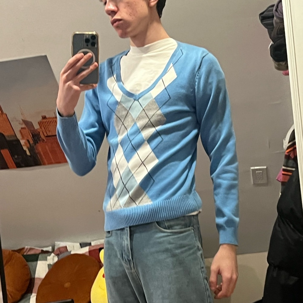 IZOD Argyle V-neck Sweater